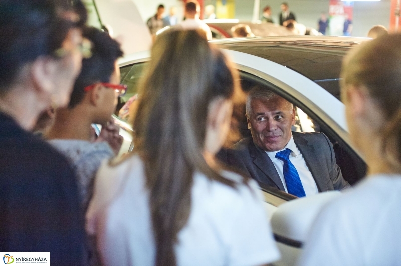 Elektromos töltőállomás Nyíregyházán - fotó Szarka Lajos