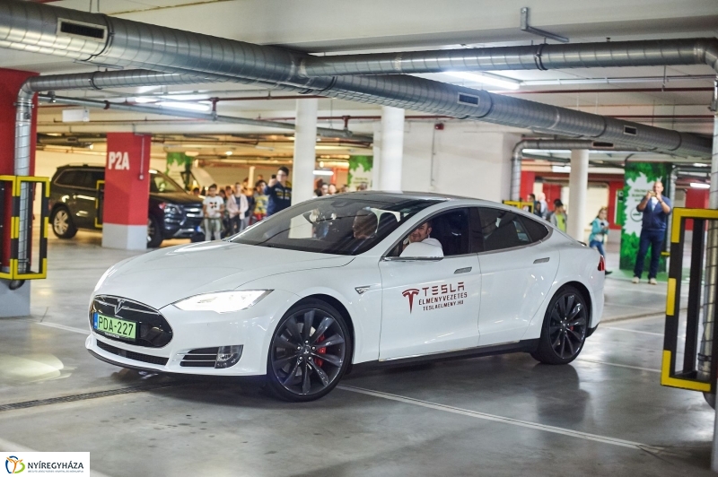 Elektromos töltőállomás Nyíregyházán - fotó Szarka Lajos