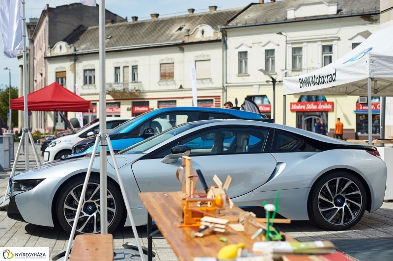 Elektromos töltőállomás Nyíregyházán - fotó Szarka Lajos