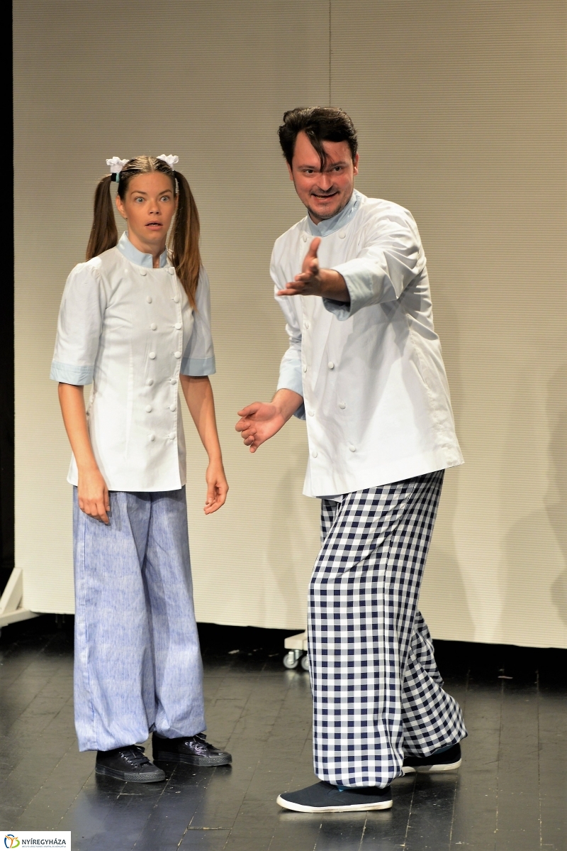 A kék pék-bemutató a MŰvész stúdióban