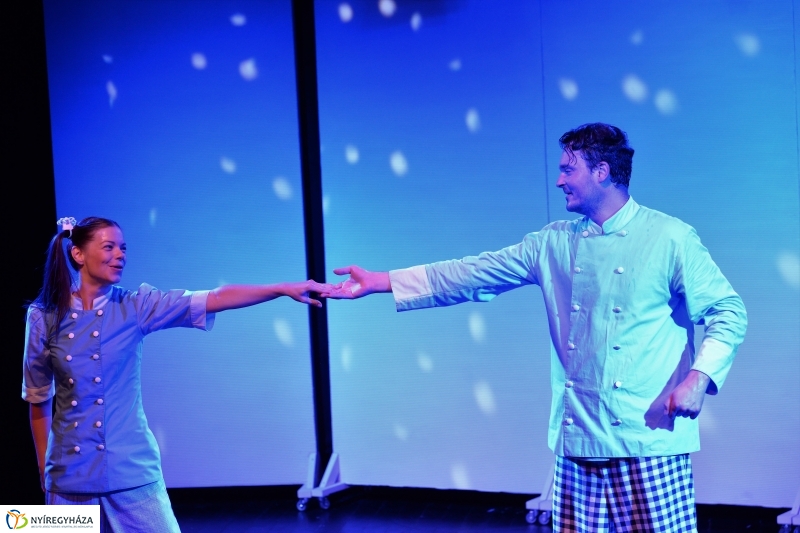 A kék pék-bemutató a MŰvész stúdióban