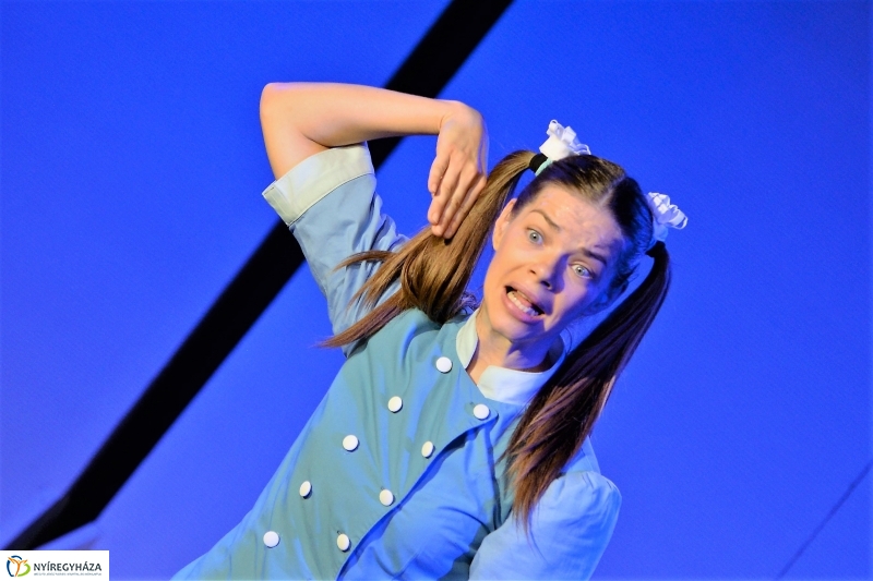 A kék pék-bemutató a MŰvész stúdióban