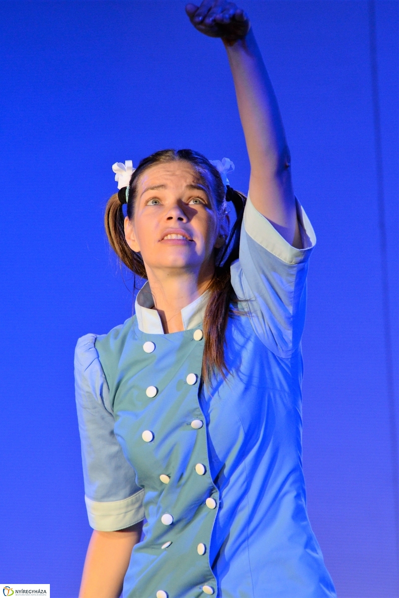 A kék pék-bemutató a MŰvész stúdióban