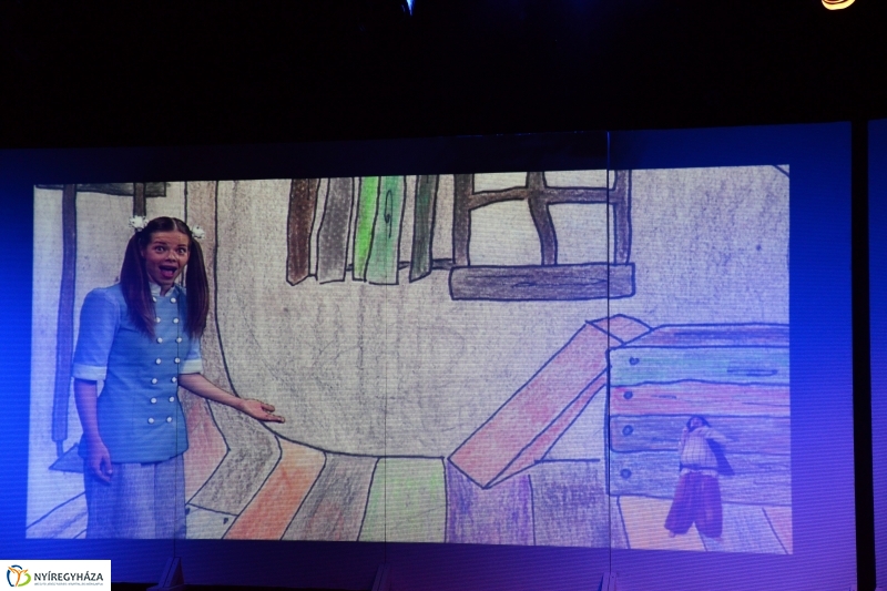 A kék pék-bemutató a MŰvész stúdióban