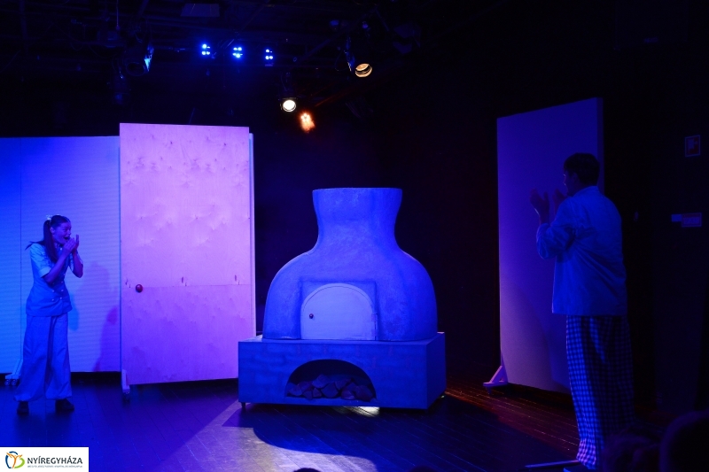 A kék pék-bemutató a MŰvész stúdióban