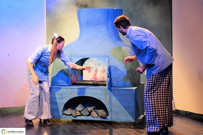 A kék pék-bemutató a MŰvész stúdióban