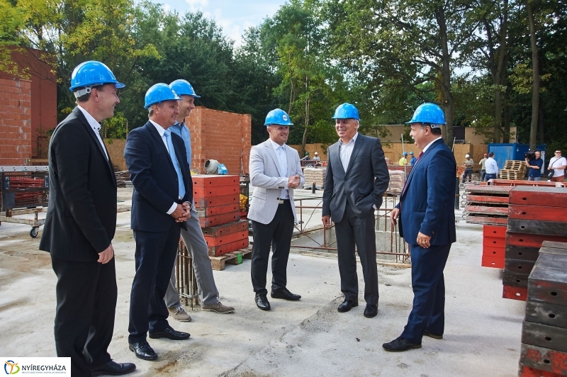 Pangea Ökocentrum alapkőletétele - fotó Szarka Lajos