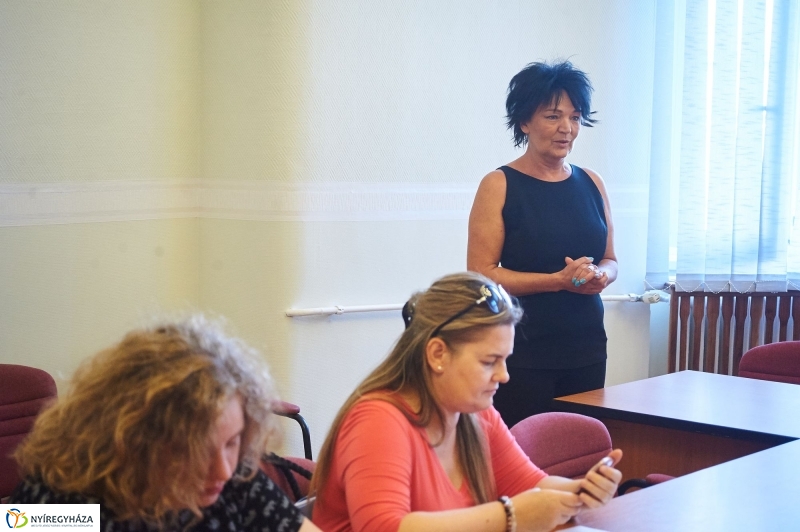 Új műtőlámpa és műtőasztal a kórházban - fotó Szarka Lajos