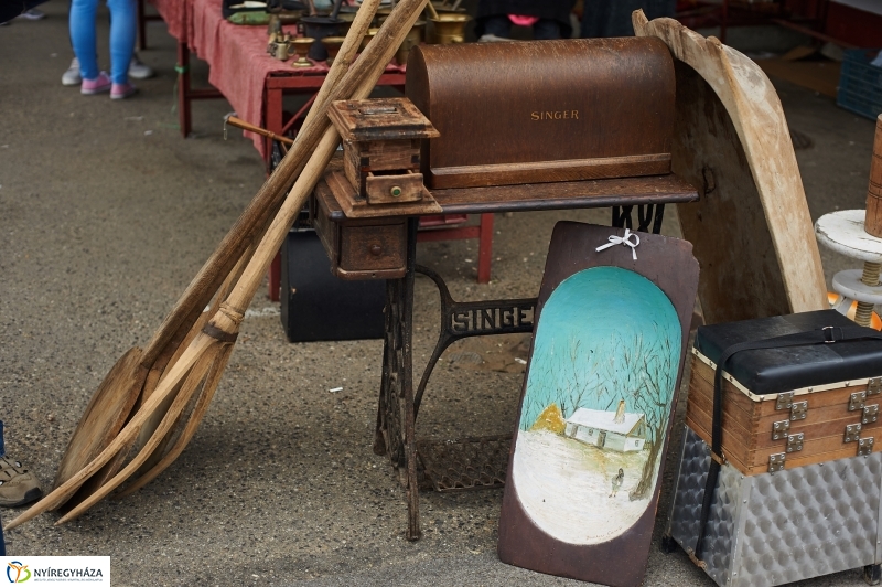 Régiségpiac - fotó Szarka Lajos