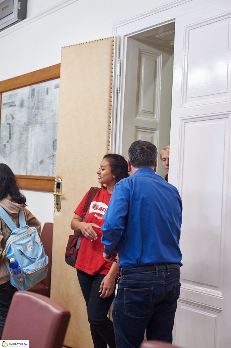 Cserediákok a Városházán - fotó Szarka Lajos