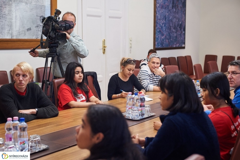 Cserediákok a Városházán - fotó Szarka Lajos