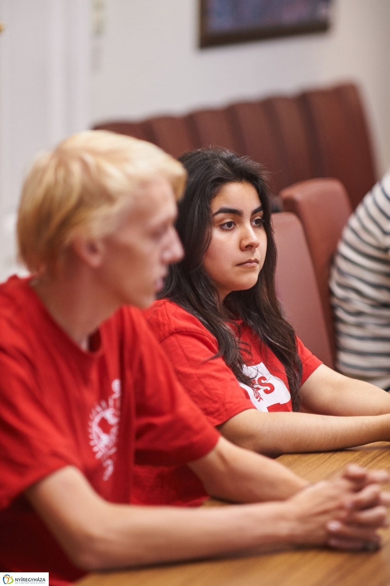 Cserediákok a Városházán - fotó Szarka Lajos