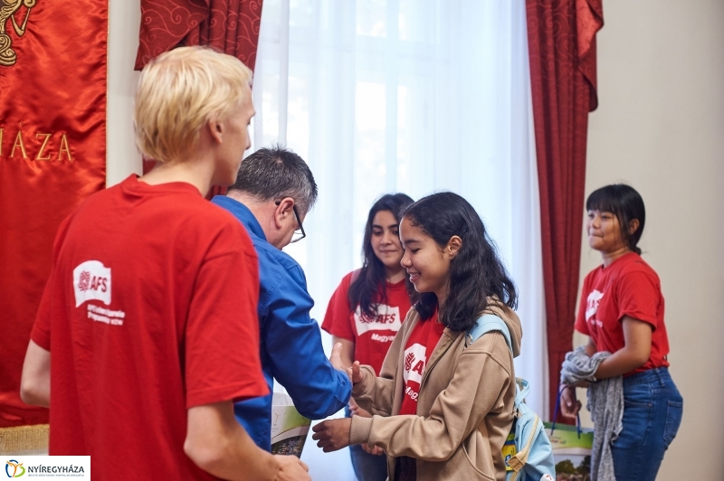 Cserediákok a Városházán - fotó Szarka Lajos