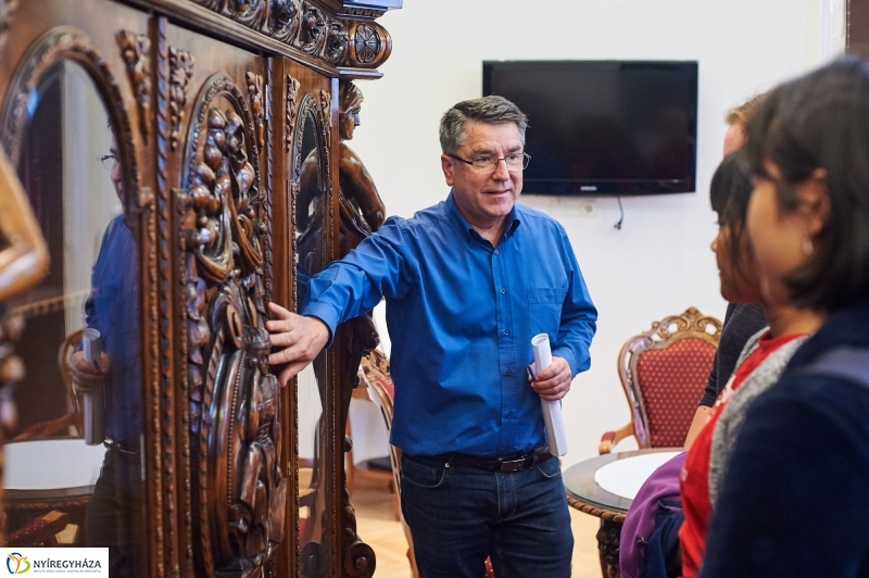 Cserediákok a Városházán - fotó Szarka Lajos