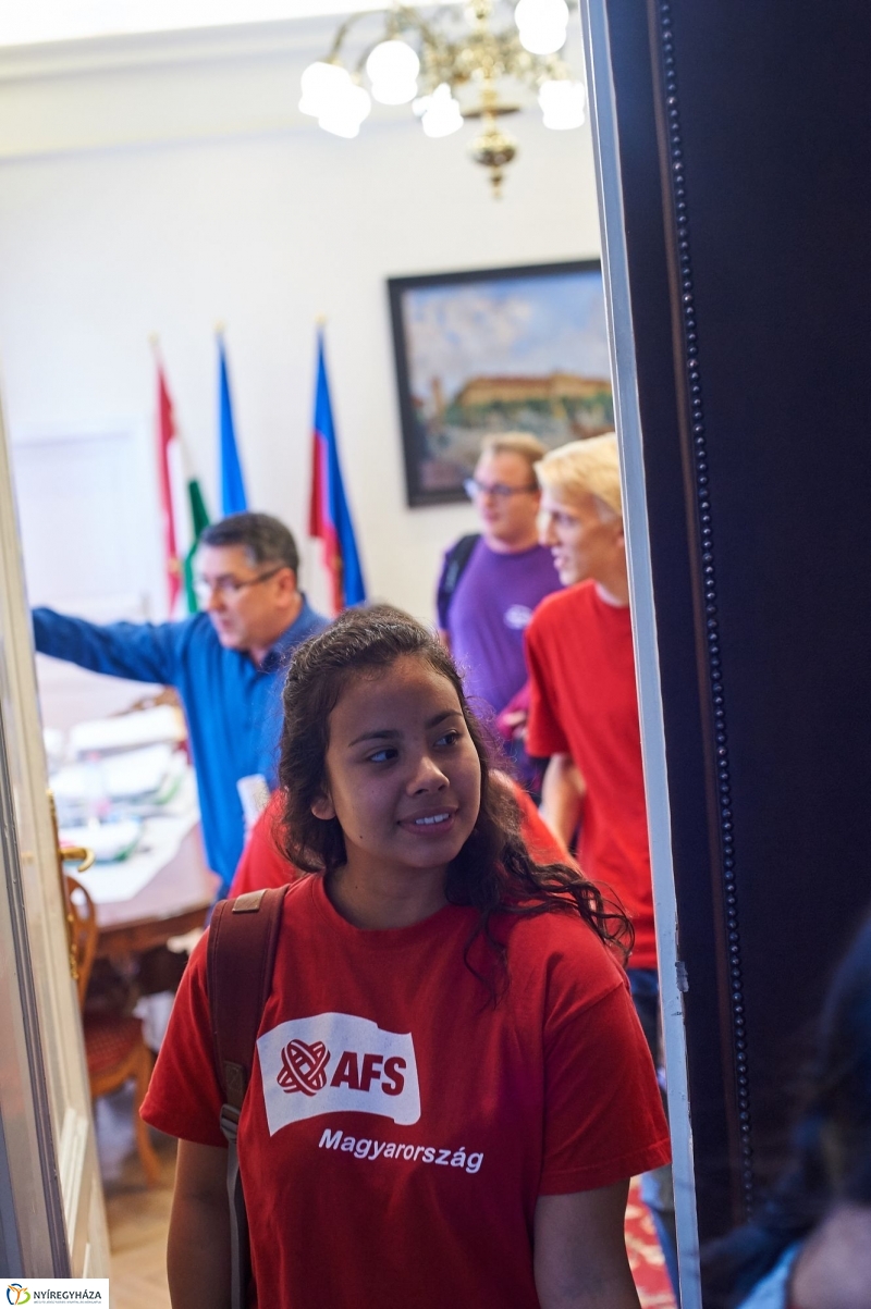 Cserediákok a Városházán - fotó Szarka Lajos