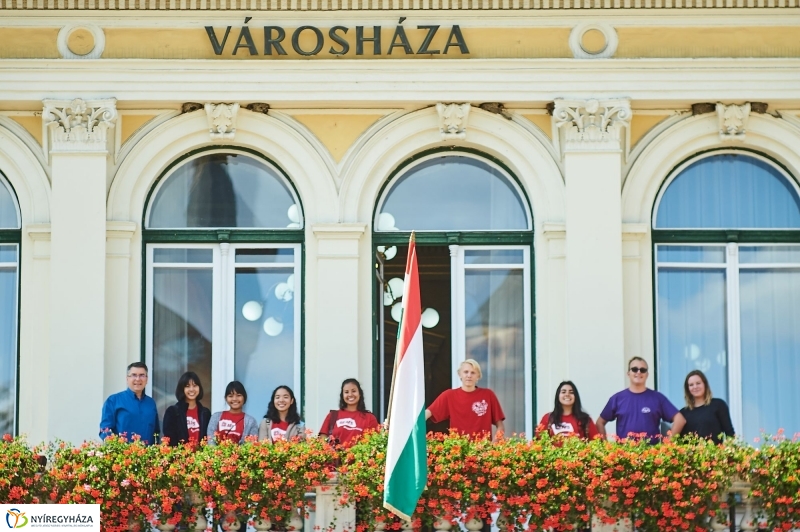 Cserediákok a Városházán - fotó Szarka Lajos