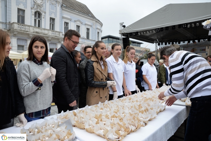 Szilváslepény kóstoló a Tirpák Fesztiválon- fotó Trifonov Éva