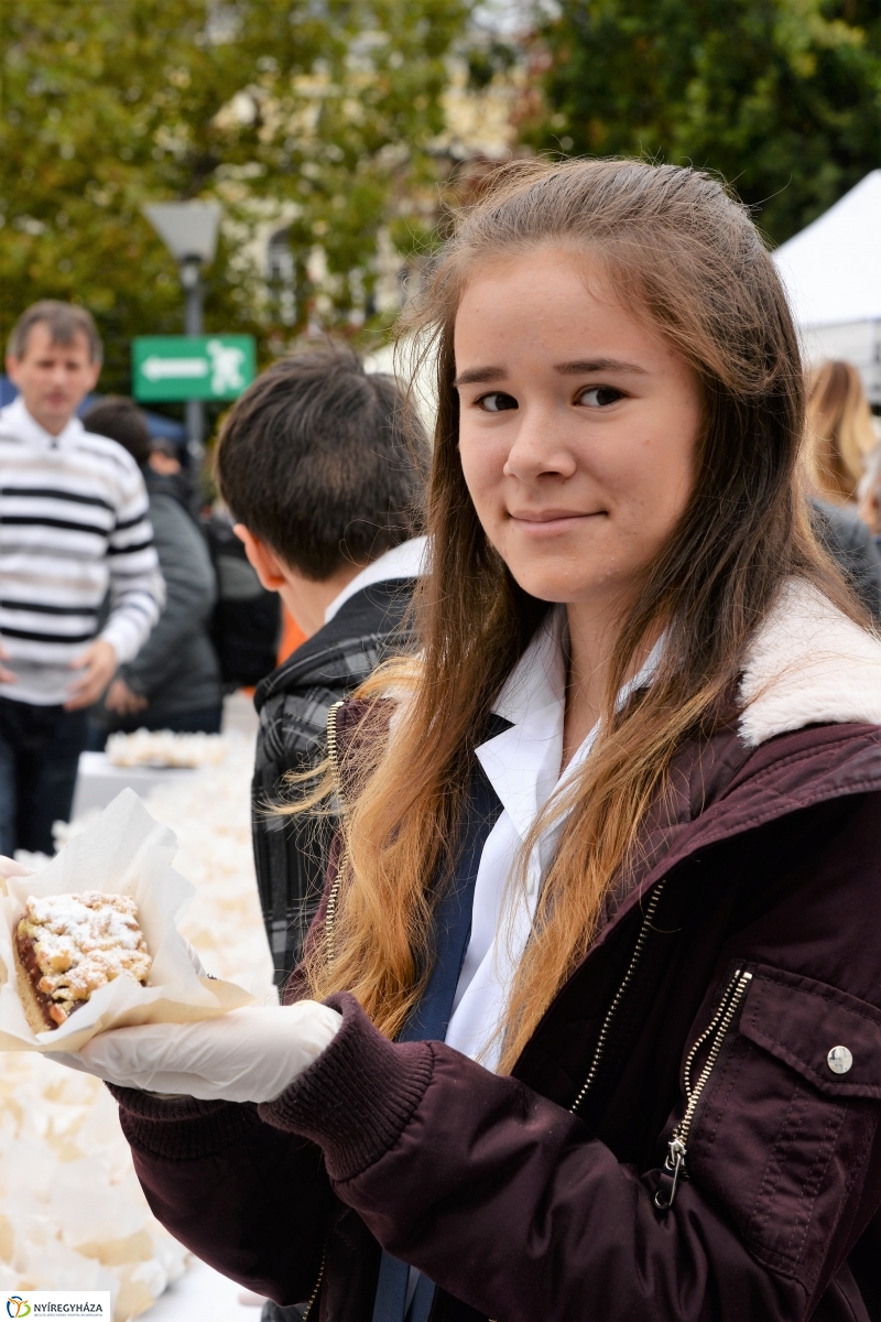 Szilváslepény kóstoló a Tirpák Fesztiválon- fotó Trifonov Éva