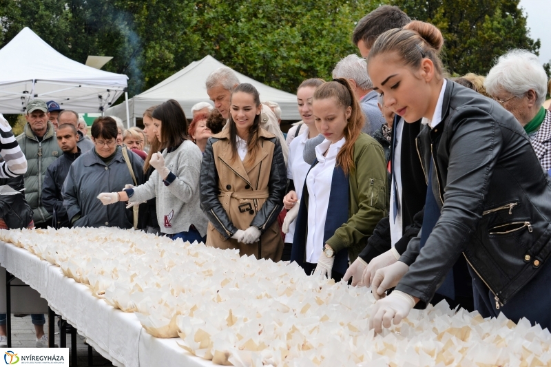 Szilváslepény kóstoló a Tirpák Fesztiválon- fotó Trifonov Éva