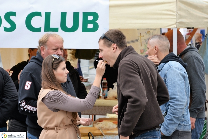 Szilváslepény kóstoló a Tirpák Fesztiválon- fotó Trifonov Éva