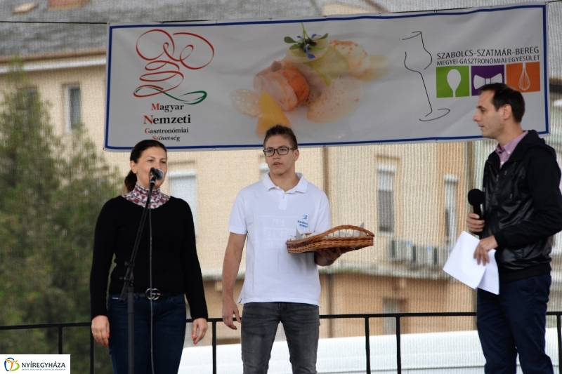 Szilváslepény kóstoló a Tirpák Fesztiválon- fotó Trifonov Éva