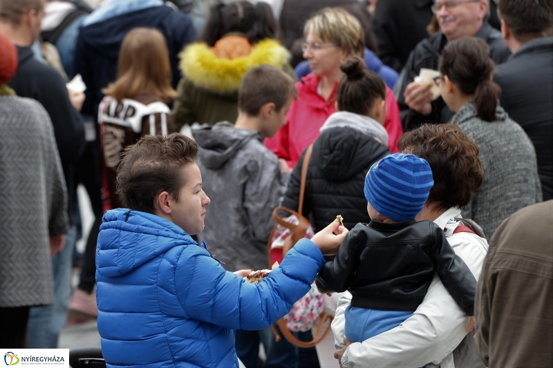 Szilváslepény kóstoló a Tirpák Fesztiválon- fotó Trifonov Éva