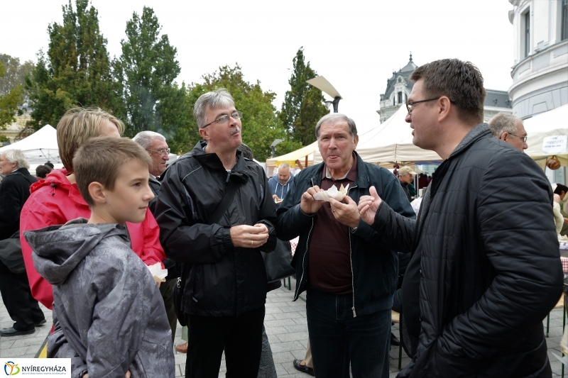 Szilváslepény kóstoló a Tirpák Fesztiválon- fotó Trifonov Éva