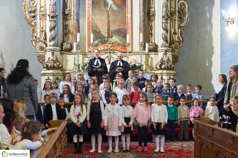 Kis ovisok megáldása - fotó Szarka Lajos