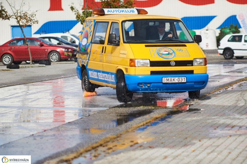 Közlekedj biztonságosan - fotó Szarka Lajos