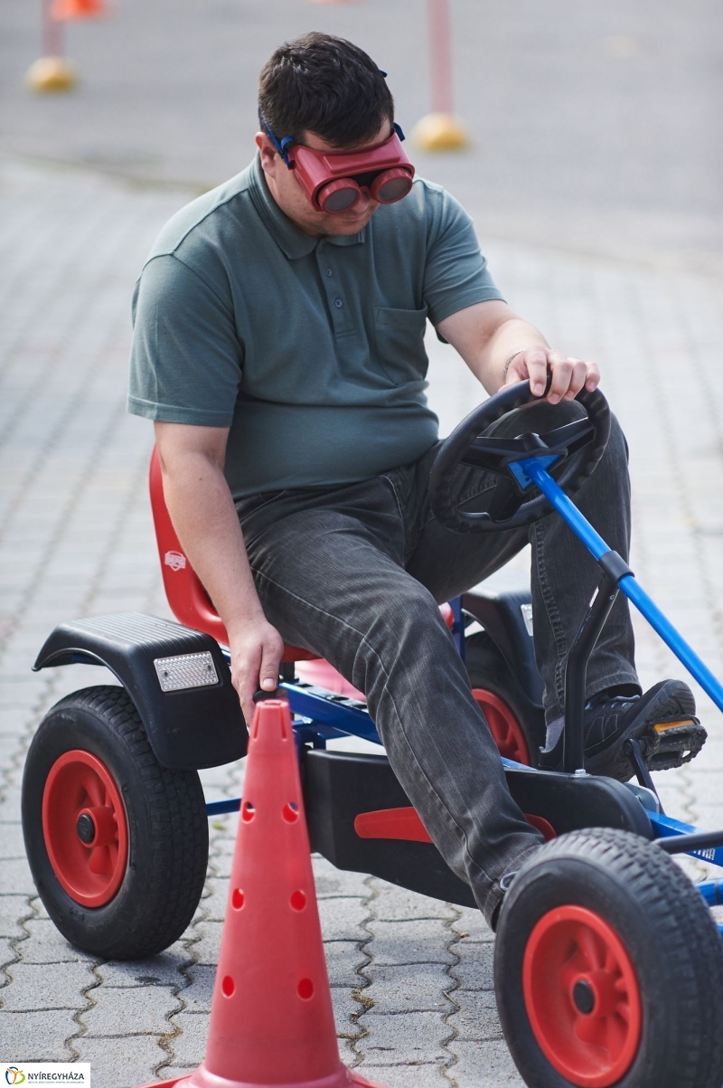 Közlekedj biztonságosan - fotó Szarka Lajos