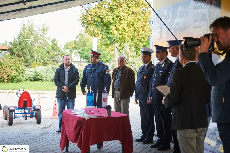 Közlekedj biztonságosan - fotó Szarka Lajos