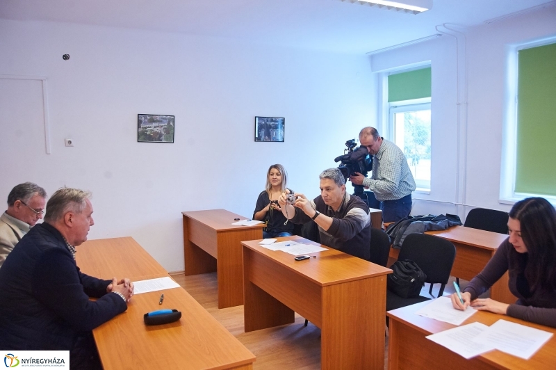 Periferián sajtótájékoztató - fotó Szarka Lajos