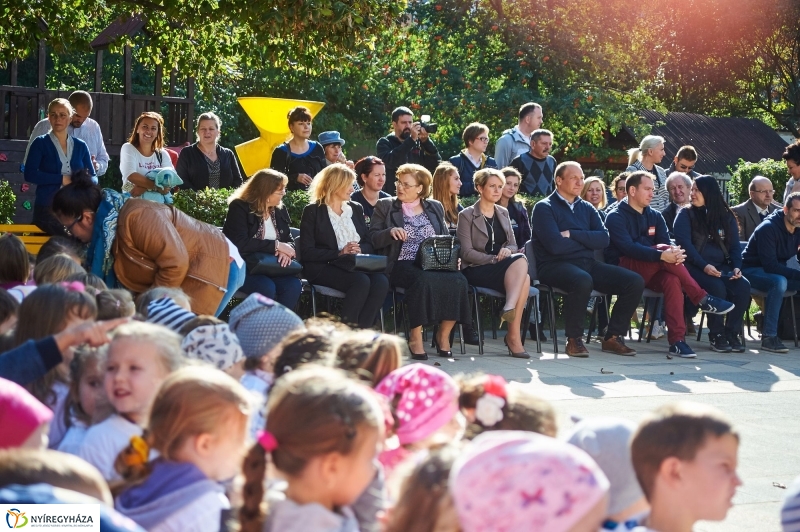 Megnyílt a Tündérkert - fotó Szarka Lajos