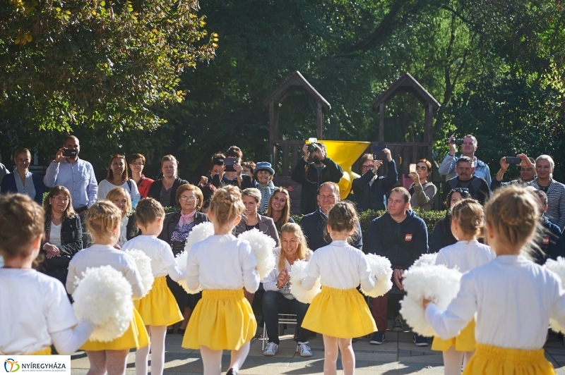 Megnyílt a Tündérkert - fotó Szarka Lajos