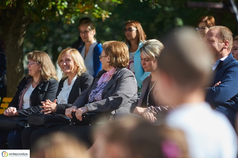 Megnyílt a Tündérkert - fotó Szarka Lajos