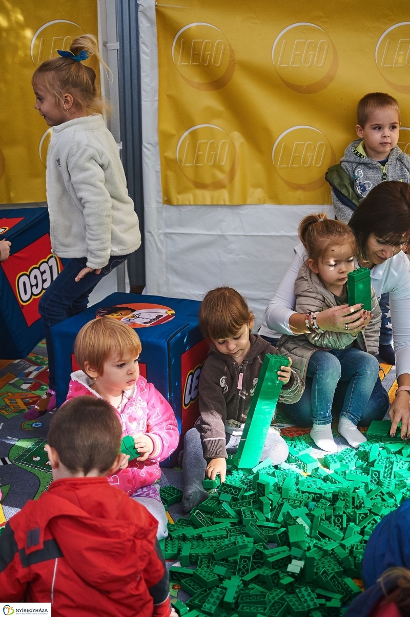 Megnyílt a Tündérkert - fotó Szarka Lajos