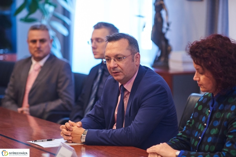 Együttműködési megállapodás a Törvényszéken - fotó Szarka Lajos