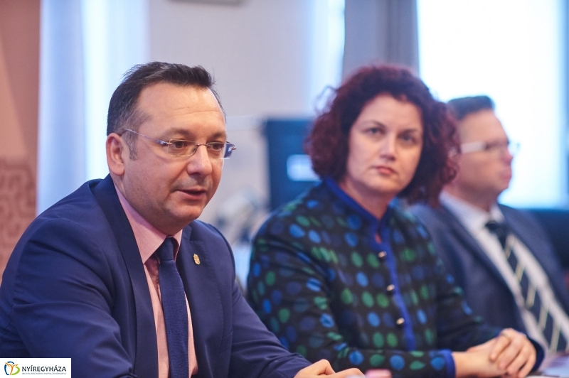 Együttműködési megállapodás a Törvényszéken - fotó Szarka Lajos