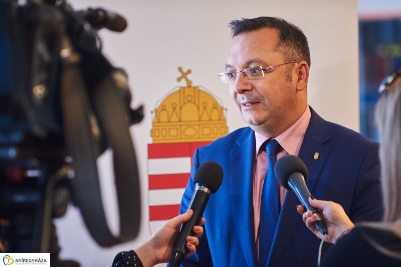 Együttműködési megállapodás a Törvényszéken - fotó Szarka Lajos