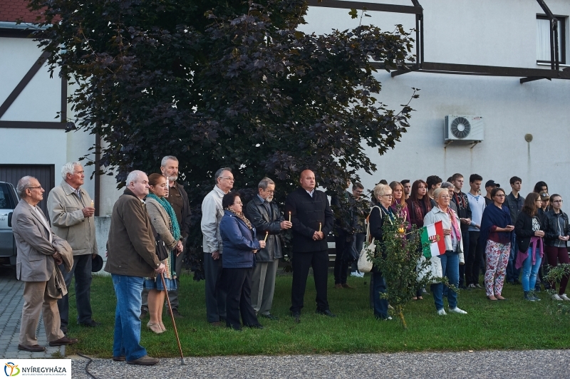 Tiltakozó petíció - fotó Szarka Lajos