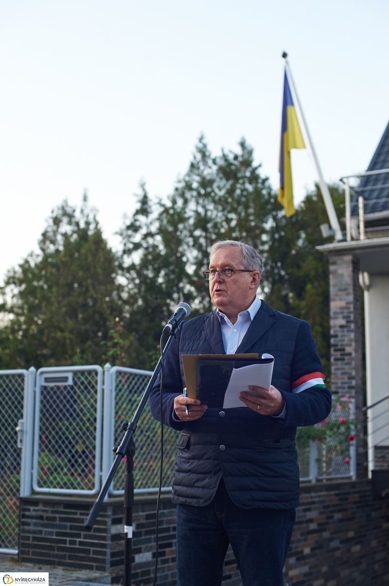 Tiltakozó petíció - fotó Szarka Lajos