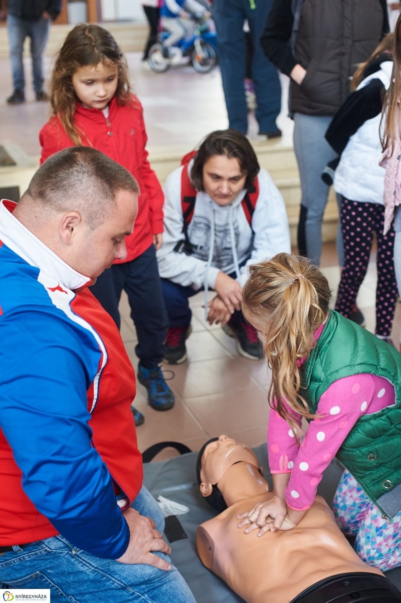 Egészségnap a Kodályban - fotó Szarka Lajos