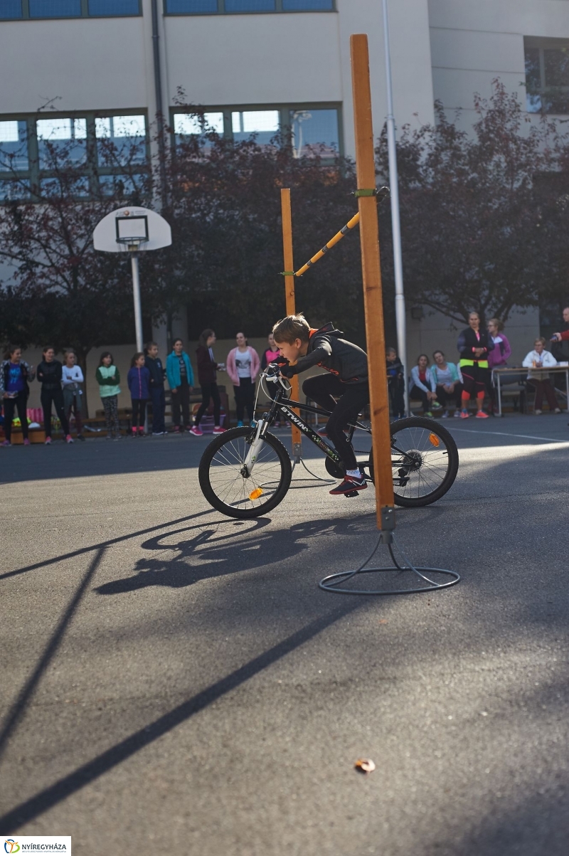 Egészségnap a Kodályban - fotó Szarka Lajos