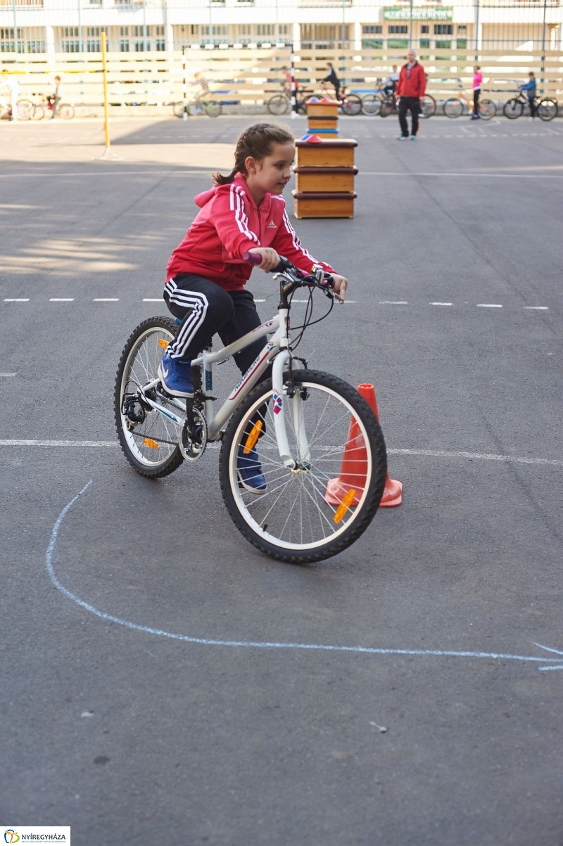 Egészségnap a Kodályban - fotó Szarka Lajos