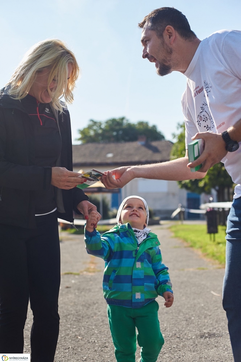 Családi futás a Hatzel téren - fotó Szarka Lajos