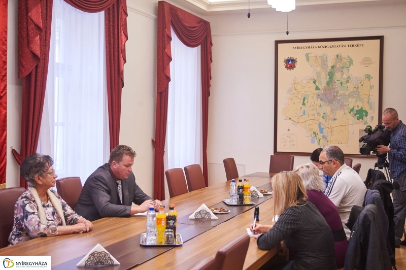 Meglepetés nyugdíjasoknak beharangozó - fotó Szarka Lajos