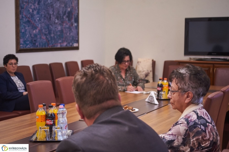 Meglepetés nyugdíjasoknak beharangozó - fotó Szarka Lajos