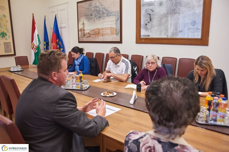 Meglepetés nyugdíjasoknak beharangozó - fotó Szarka Lajos