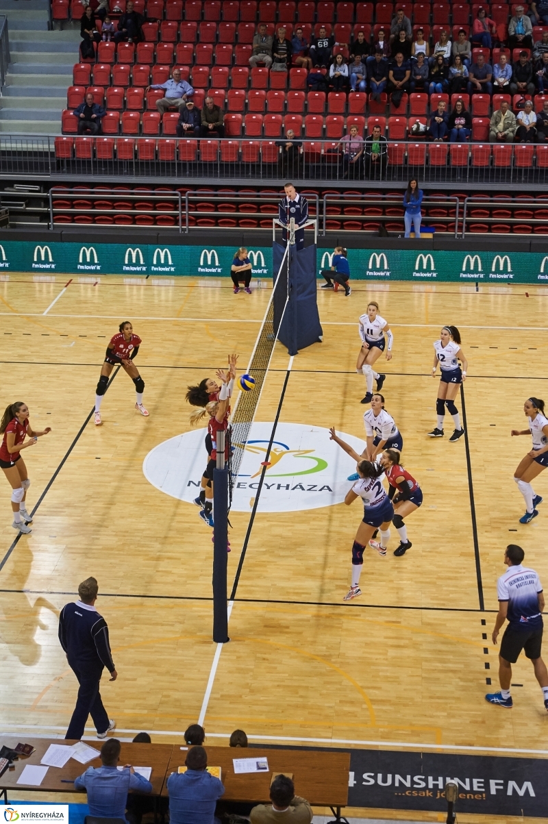 Fatum-Slavia női röplabda - fotó Szarka Lajos