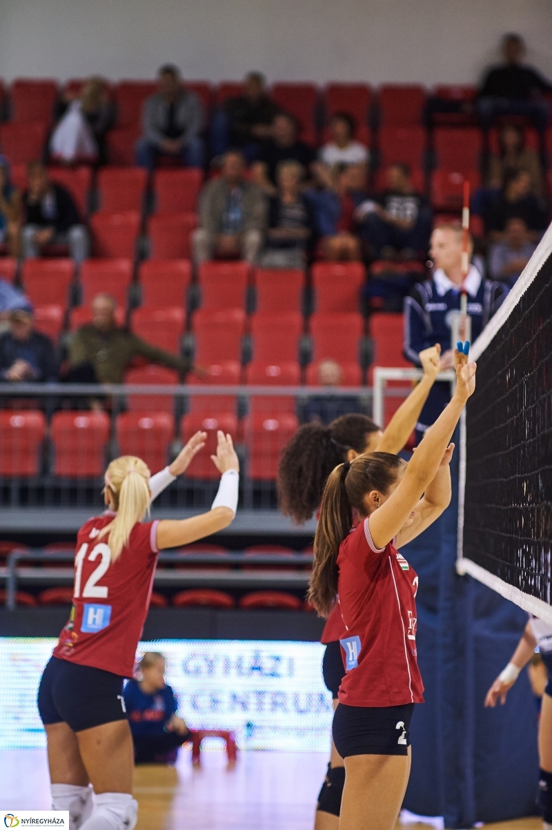 Fatum-Slavia női röplabda - fotó Szarka Lajos